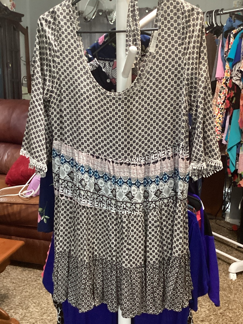 Women's Black and White Patterned Scoop-Neck Tunic